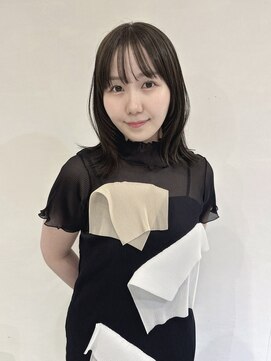 イル(ill) オリーブカラー くびれミディアムスタイル 大須