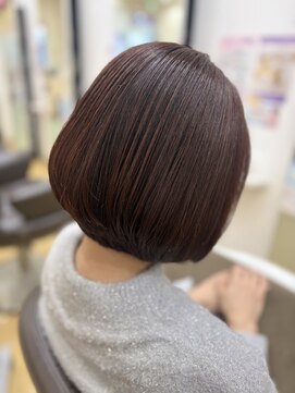 レナークコフレ(LENAHC Coffret) 暖色ツヤカラー×丸みボブ