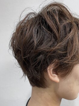 アイスサンデー(IS Sunday)の写真/髪質を見極め、くせ毛を魅力に。丁寧なカウンセリングで理想の似合わせショートへ♪