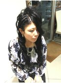 サイド編み込みスジ盛りヘアー