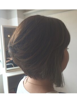 カタチヘアー(HAIR) 。。。二面性。。。ボブのカタチ。。。
