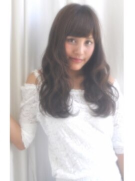 クラン(clan) 外国人風ハイトーン大人可愛いミディ