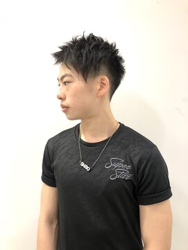 クオーター(QUARTER) ツーブロックツイストパーマかき上げマッシュウルフコンマヘア