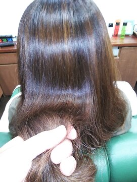 ナンバーエイト(number eight) 赤み消しカラーストレートつるんと指通りなめらか美髪