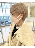 柔らかベージュ コンパクトショート