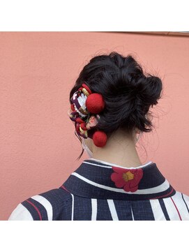 ジールドゥーエ(Zeal due) シニヨンスタイル