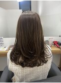 ミディアムヘア斜めバンググレージュカラーシルキーベージュ