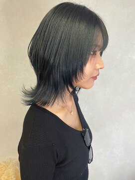 ミュラ(mulah) ミディアムウルフレイヤーカット＊透明感カラーオリーブアッシュ