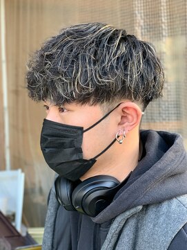 エルマーク 天王寺(L-MARK) メッシュハイライトスパイラルパーマツイストパーマツーブロック