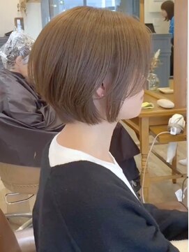 ミルティ(Myrtille) ミルティ☆ハイライト入り脱白髪染カラーのショート☆