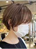 表参道大人ショートボブ白髪ぼかしハイライト顔周りレイヤー40代