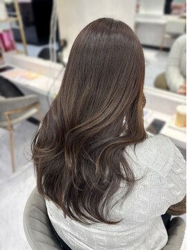 ジーナ 名駅(XENA.) 《chii》グレージュ/透明感/レイヤーカット/レイヤーロング