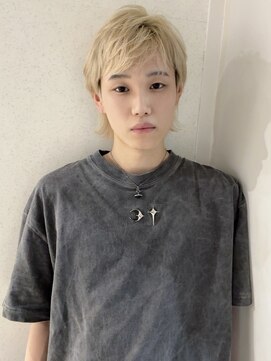 ユーフォリア 渋谷グランデ(Euphoria SHIBUYA GRANDE) ショートウルフ　ブロンドベージュ　ニュアンスカラー　MOMO