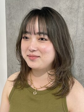 エアー 青山(AIR) レイヤーハッシュカット簡単スタイリングカーキベージュ