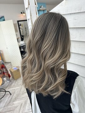 ウル(ulu) 名東区　バレイヤージュ　グレージュ　ケアブリーチ　カット