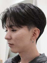 カルム(kalm)&nbsp;メンズセンターパートウルフセンターパートニュアンスパーマ襟足