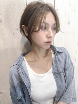 アミダ(AmiDA) 柔らかなくびれ“丸みショート”