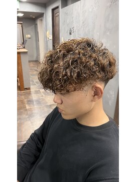 ワールドシップコウベ(WORLD SHIP KOBE) 茶髪スペインカール