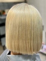 ヘアーサロンエー 美容師研究所(Hair Salon A 美容師研究所) ホワイトイエロー