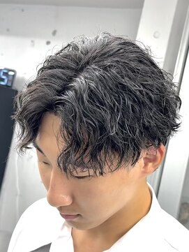 オーバル ジングウマエ(OVARL jingumae) 縦落ちツイストスパイラルセンターパート