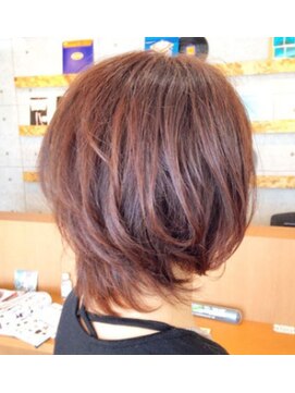 ハイヴ ヘアライン(Hi-ve hairline) やわらかカールショートボブスタイル