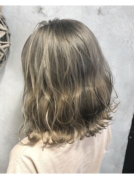 ニコ(nico...) シアーグレージュボブ