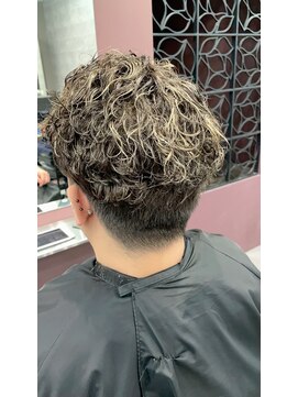 モダンメイド 四条烏丸(modern made) ブルーブラック韓国マッシュスペインカールスパイキーショート