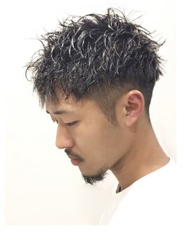 ゼロスバーバー(0's BARBER SHOP) 20代ツイストスパイラル◎ツーブロック×黒髪スパイキー
