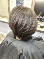 ソエル(soel)&nbsp;グレージュ白髪ぼかしハイライトボブ