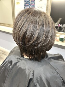 ソエル(soel) グレージュ白髪ぼかしハイライトボブ