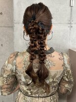 ココ 西葛西南口店(COコ)&nbsp;編み下ろしツインポニー 西葛西ヘアセット 20代30代 ロング