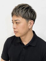 グラビートーキョー(GRABY tokyo)&nbsp;束感×ハイライト×フェードで魅せる大人のツーブロックスタイル