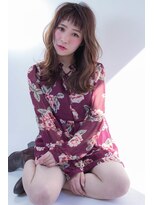 シザジー(SYZYGY)&nbsp;短めバングゆるふわウェーブ インスタ@toyamayouichi