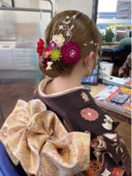 デイジー(Daisy) 着物ヘアアレンジ和装ヘアシニヨンまとめ髪成人式卒業式振袖