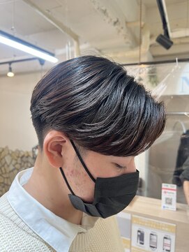 ネオリーブクレア 綱島店(Neolive Krea) センターパート＋毛流れパーマ