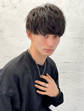 アーリー(Ali'i) ソフトツイストパーマ束感ショートツーブロックマッシュフェード