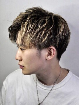 プレミアムバーバー 原宿店(PREMIUM BARBER produce by HIRO GINZA) ツーブロック×ツイストパーマ 原宿/メンズ/パーマ/床屋