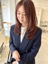 シュプール(SPUR)&nbsp;暖色系カラーワインレッド小顔レイヤーカット大人センターパート