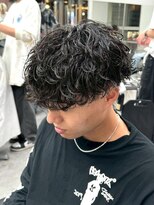 スペインカールスパイキーショートブルーブラックフェザーパーマ