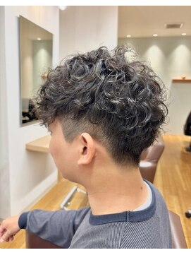 クラリヘア(kurari hair) ツーブロック・リッジカール