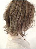 ハイライト 脱白髪染め　ミルフィーユ　グレージュ ウルフ　ボブ