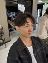 アイズ 海老名(AIZU)&nbsp;シャドウパーマ 無造作パーマ アップバング 刈り上げ 眉毛