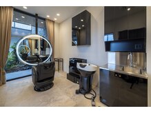 マイシャ(maisha)の雰囲気(1階には個室も完備)