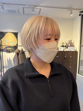 カグヤヒメ ドゥイ(kaguyahime doui) ホワイトブロンド/ブロンドカラー/ショートウルフ/ショート