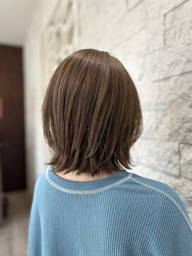 ラヴリア カミツ(LOVERIA KAMITSU) レイヤーボブ