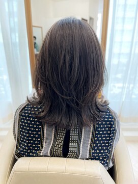 リュドール 名駅(Rue D'or) フロント流しの外ハネレイヤースタイル