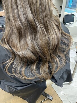 リーホリエ(Lee Horie) 【高木】ハイライト×ラベンダーグレージュ◎