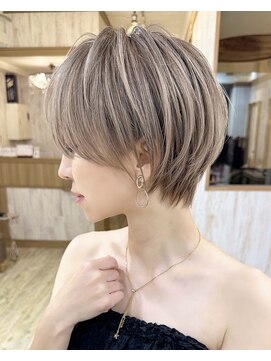 リン(rin.) 【rin.】耳かけショートカット