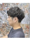 スーツ短髪ツーブロック束感モテる黒髪シークレットパーマ流行
