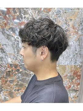 カルナ バイ エルモ(calna by ELMO) スーツ短髪ツーブロック束感モテる黒髪シークレットパーマ流行